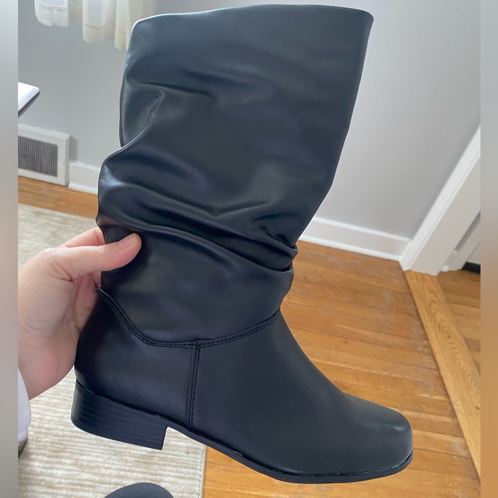 Leather black boots